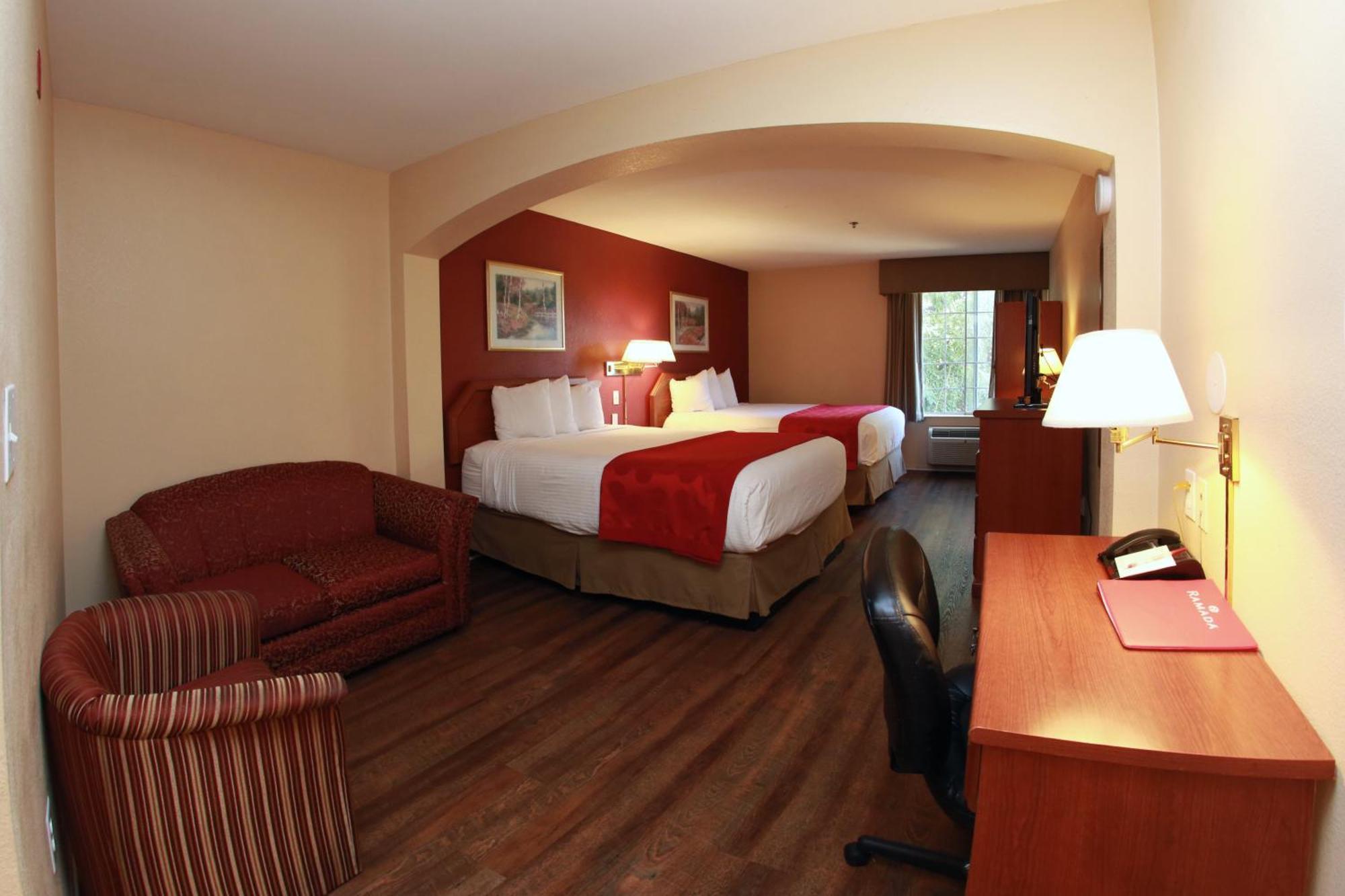 Ramada By Wyndham Fresno Northwest Hotel Exterior photo